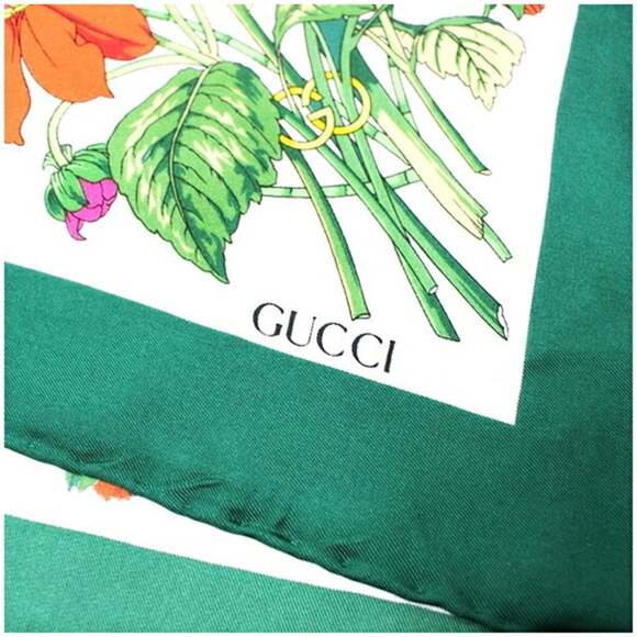 Gucci Floral Scarf/Muffler in White/Green/Red for Women